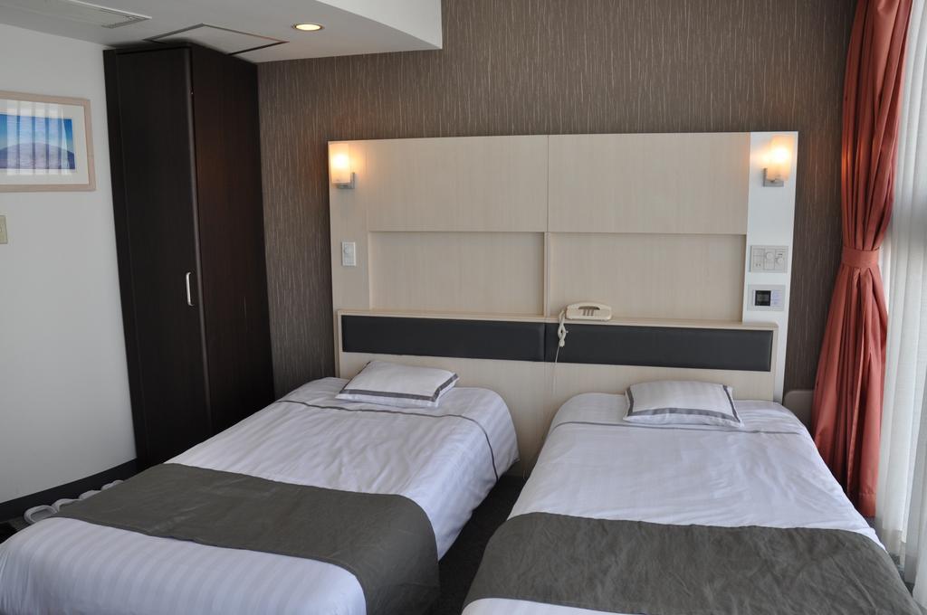 Hotel West Нумадзу Номер фото